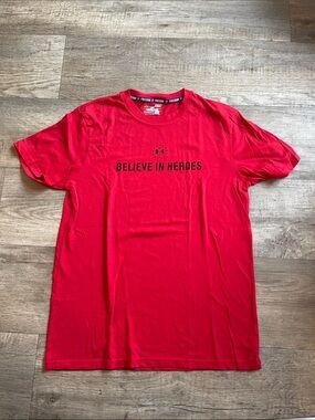 Under Armour Men’s Red 'Believe in Heroes' Athletic Graphic Tee